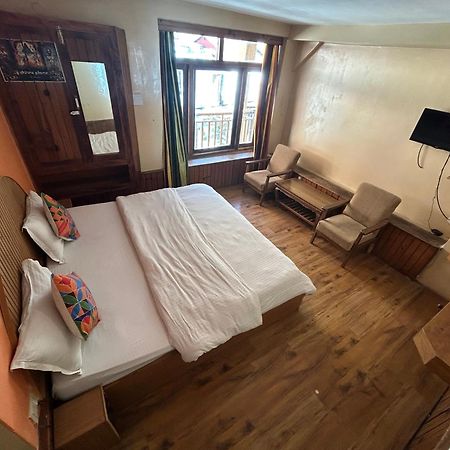 Hotel Bhrigu Manāli Exteriör bild