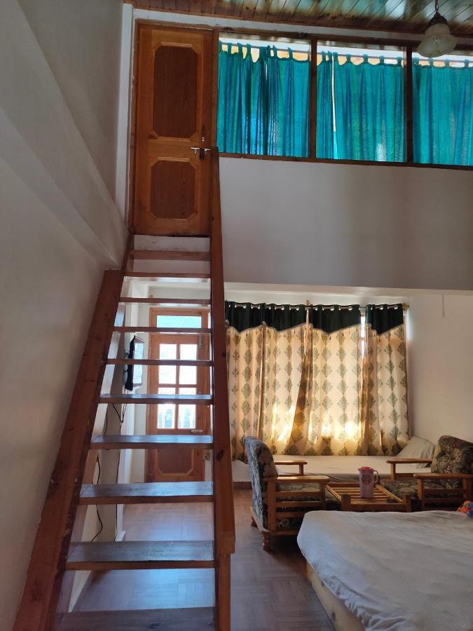 Hotel Bhrigu Manāli Exteriör bild