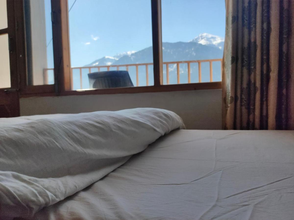Hotel Bhrigu Manāli Exteriör bild