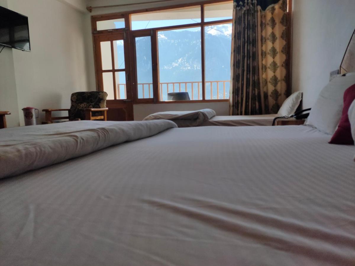 Hotel Bhrigu Manāli Exteriör bild
