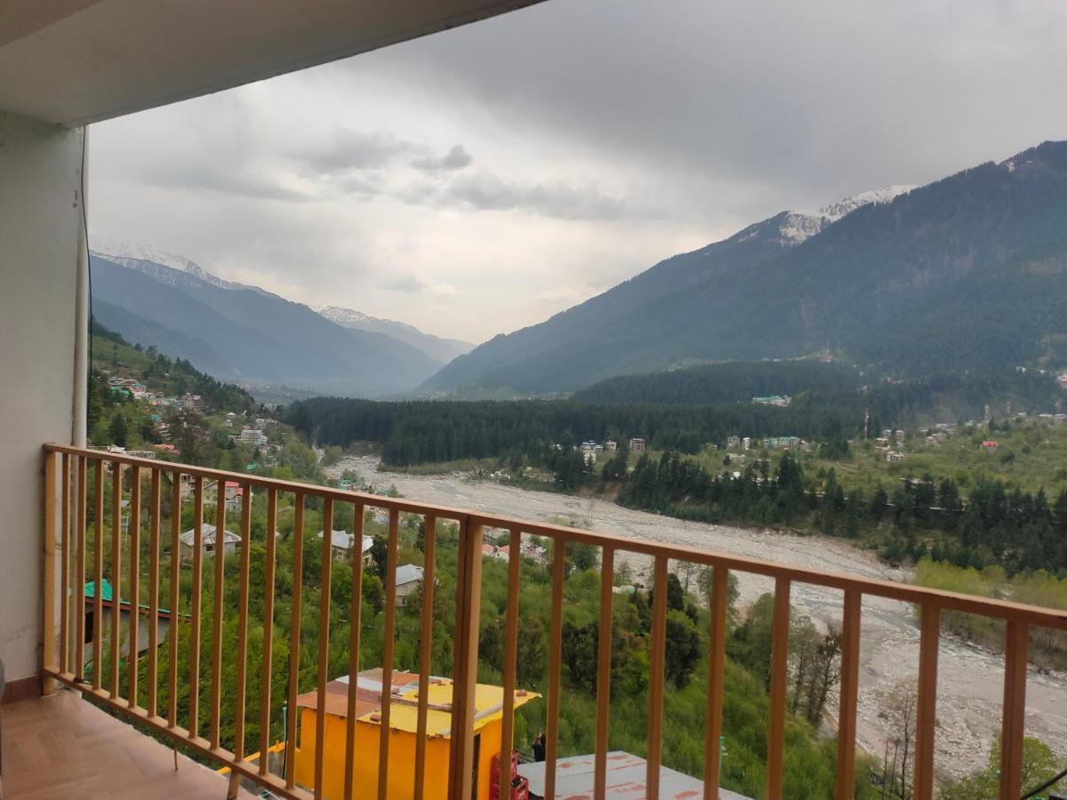 Hotel Bhrigu Manāli Exteriör bild